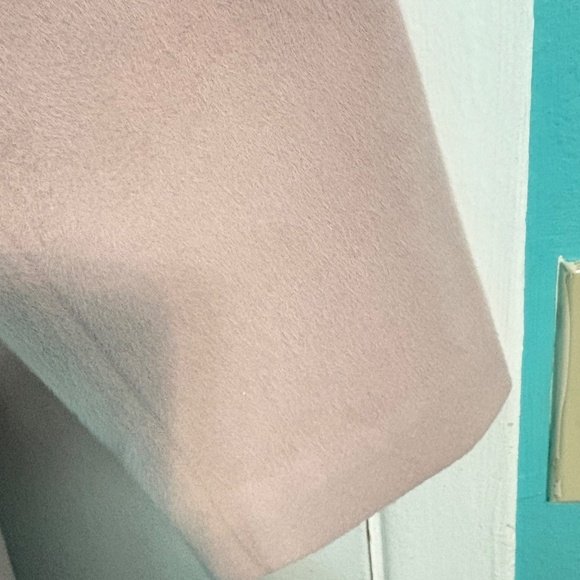 Women’s coat in a size L, dusty pink colour. - Picture 6 of 6